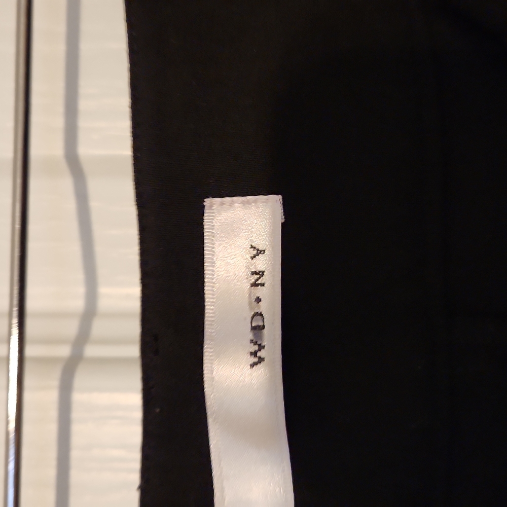 WD-NY, 20, black slacks, 2 front zipper pockets, beltloops, 1 back pocket W-2032 - Picture 6 of 7